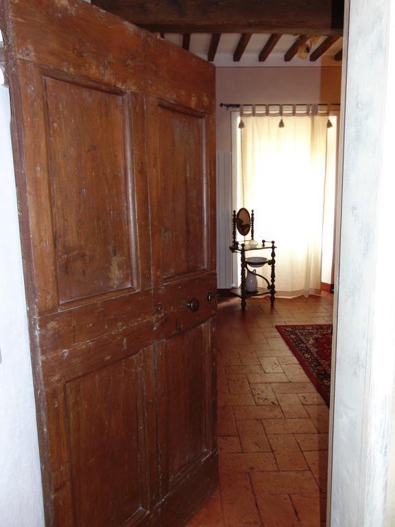 Domus Ghibellinae- Fonte Di San Benedetto Apartman Cortona Szoba fotó