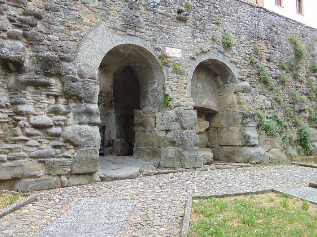 Domus Ghibellinae- Fonte Di San Benedetto Apartman Cortona Szoba fotó